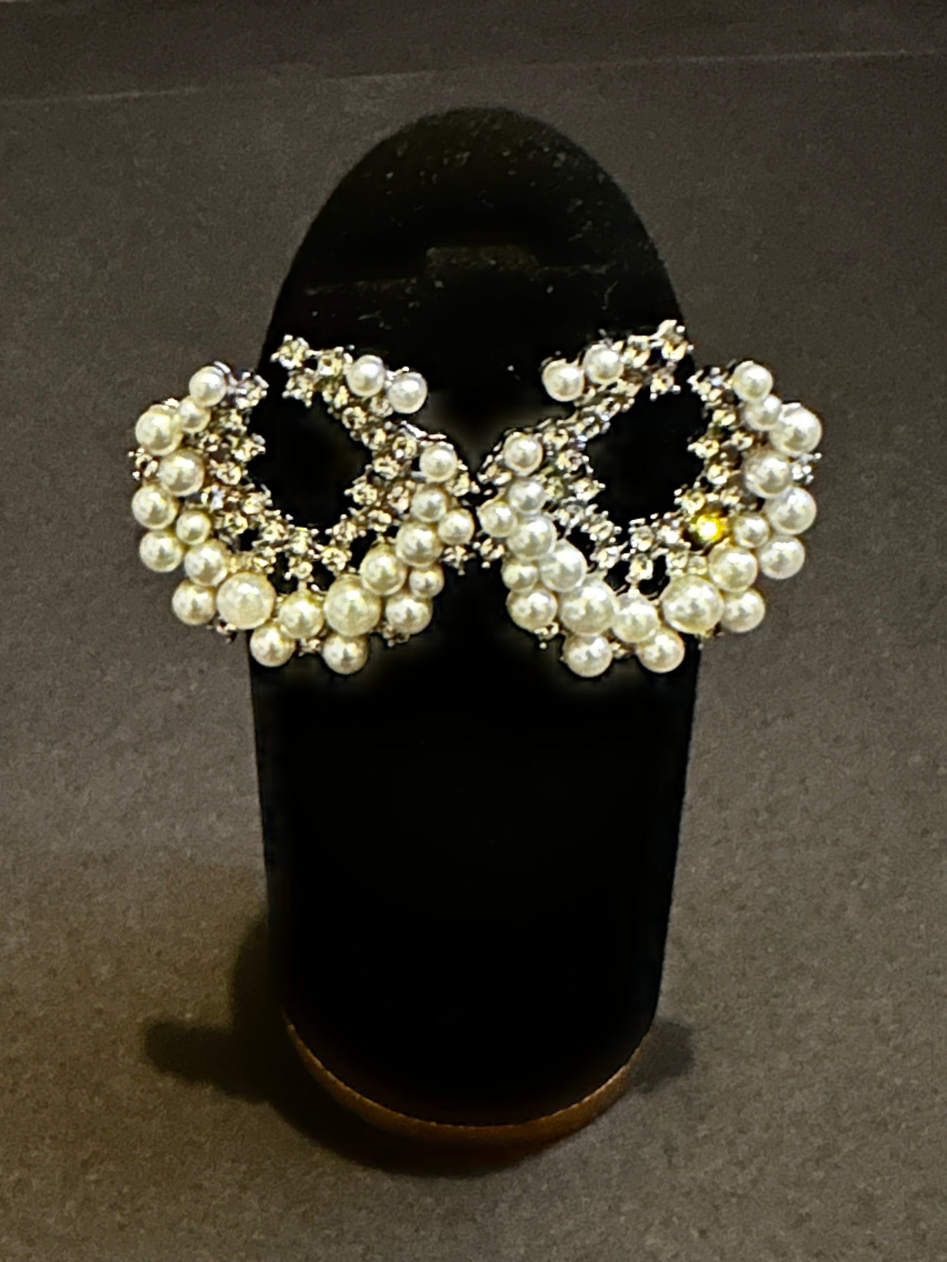 Timeless Pearl and Rhinestone Earrings for Every Wedding Day