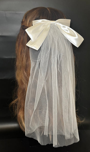 Short Satin Bow Veil