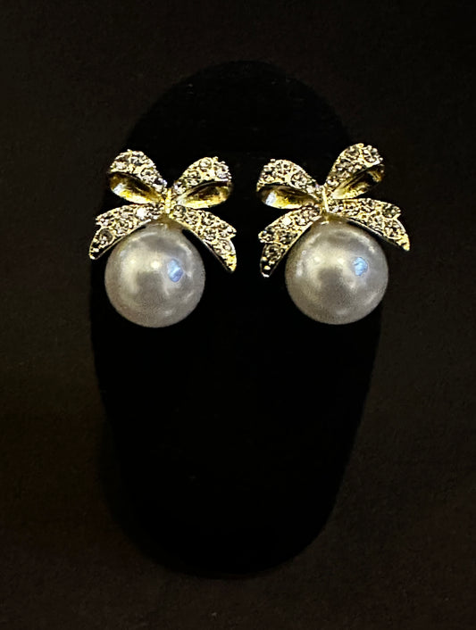 Gold Bow Pearl Stud Earring