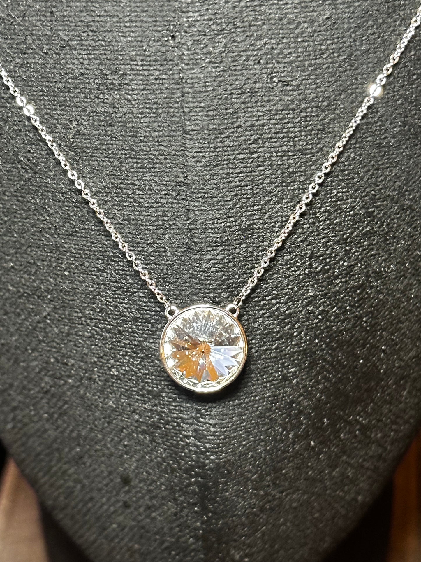 Round Shimmering Crystal Necklace