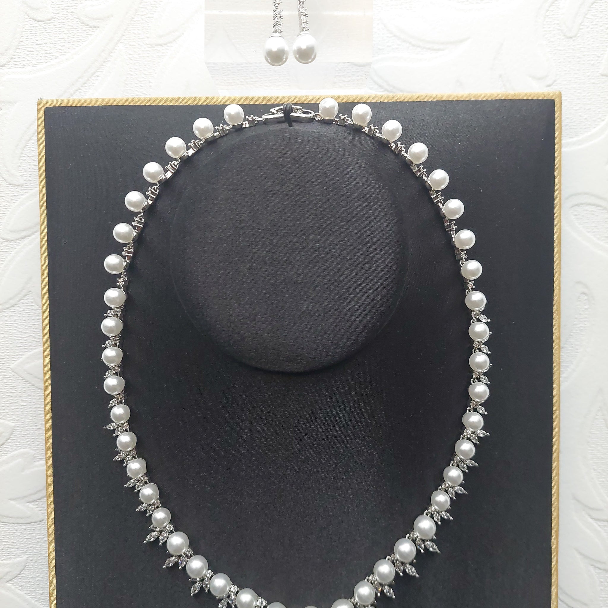 Pearl Rhinestone Necklace Set