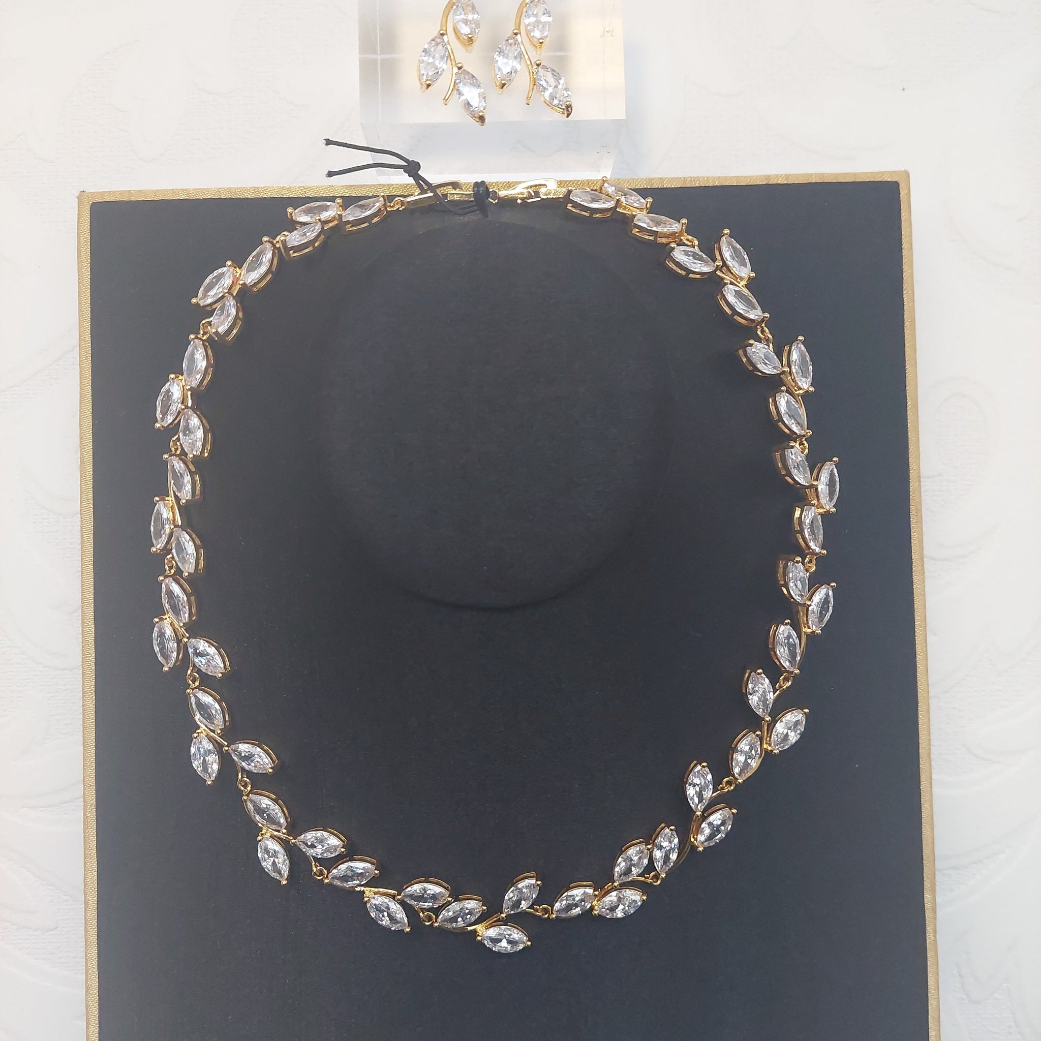 Gold Vine Choker Necklace Set