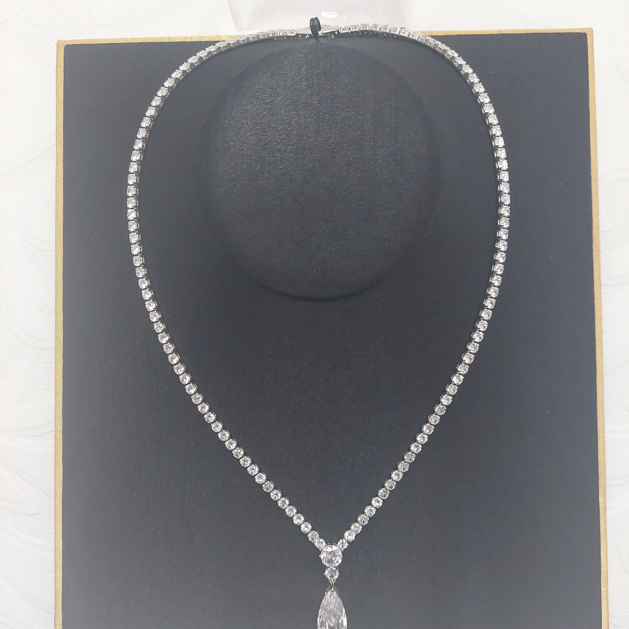 Rhinestone Slim Teardrop Necklace