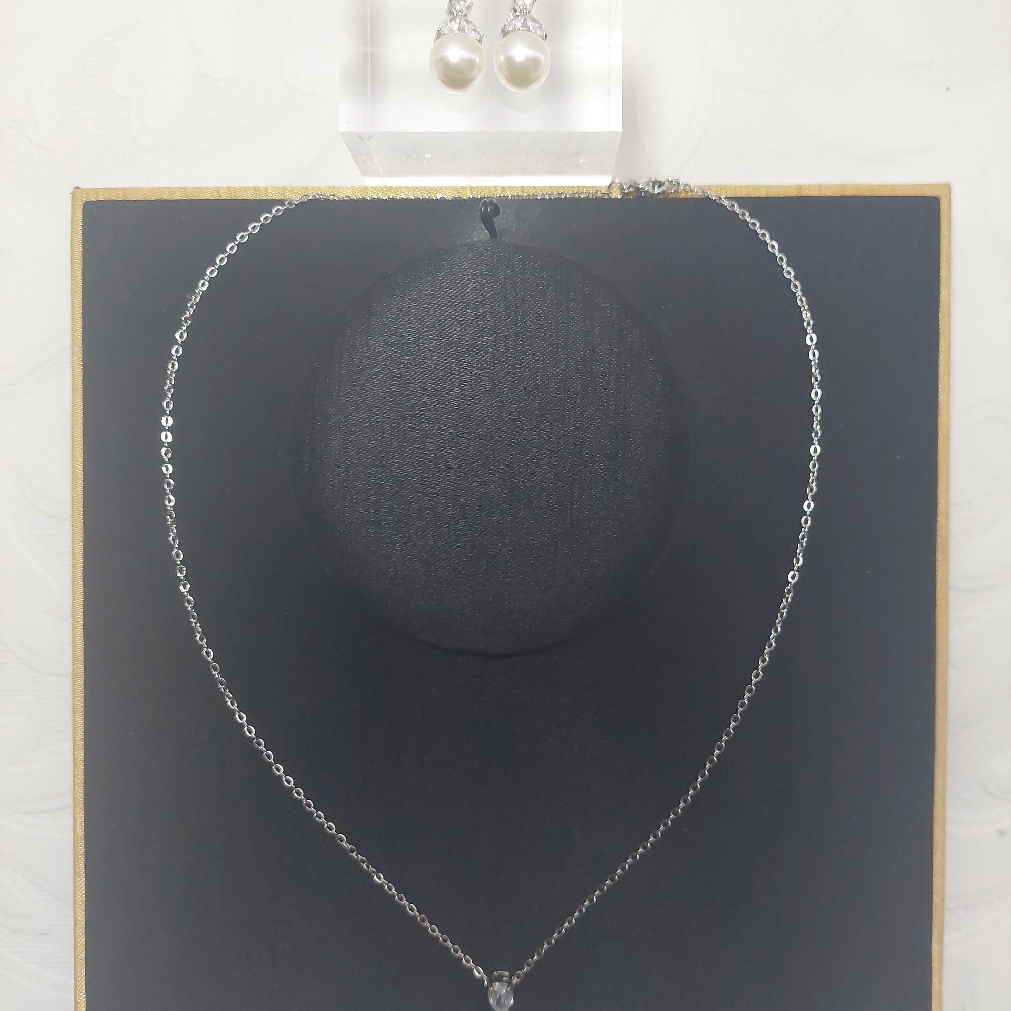 Rhinestone and Pearl Necklace Set
