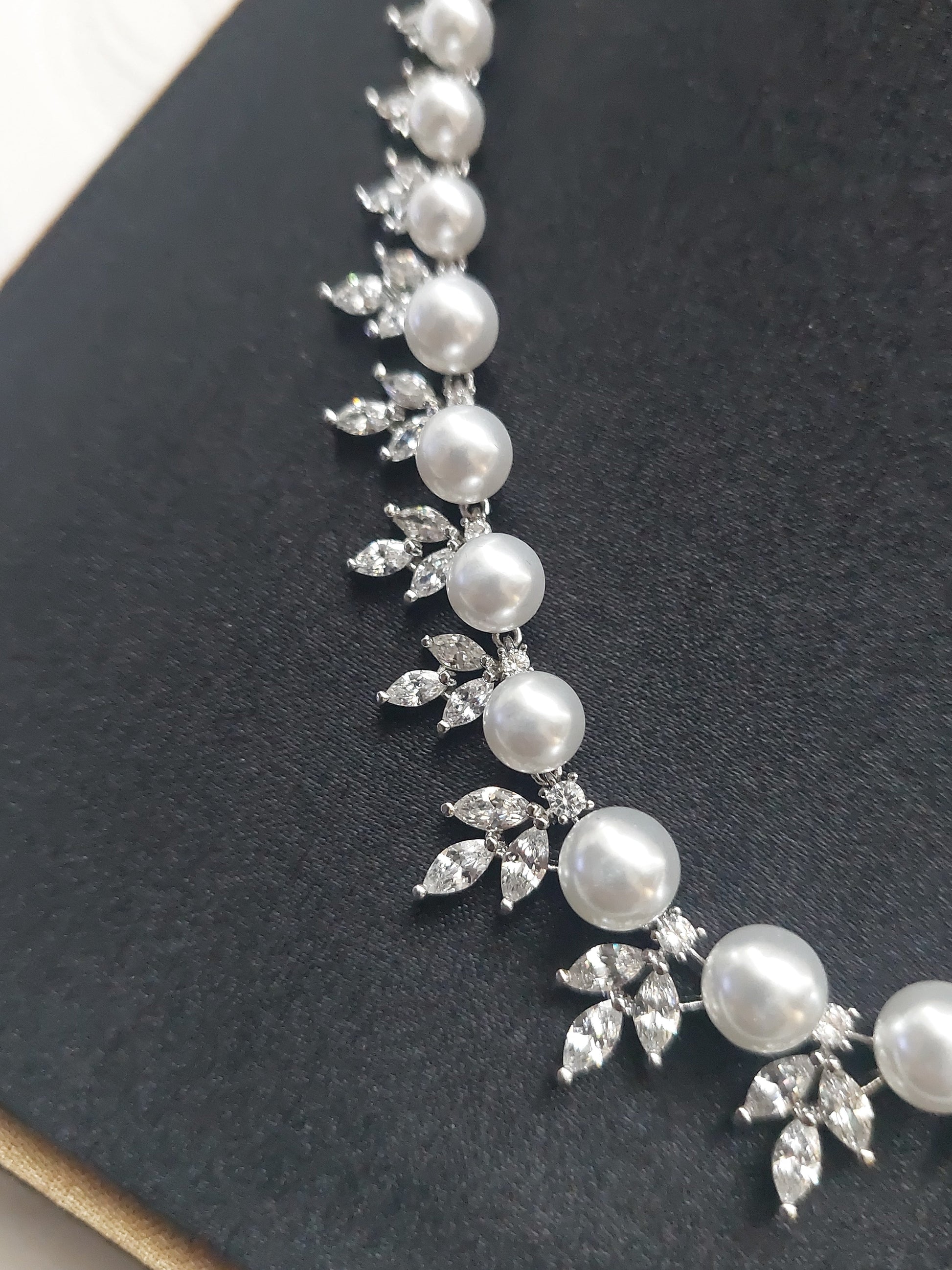 Pearl Rhinestone Necklace Set