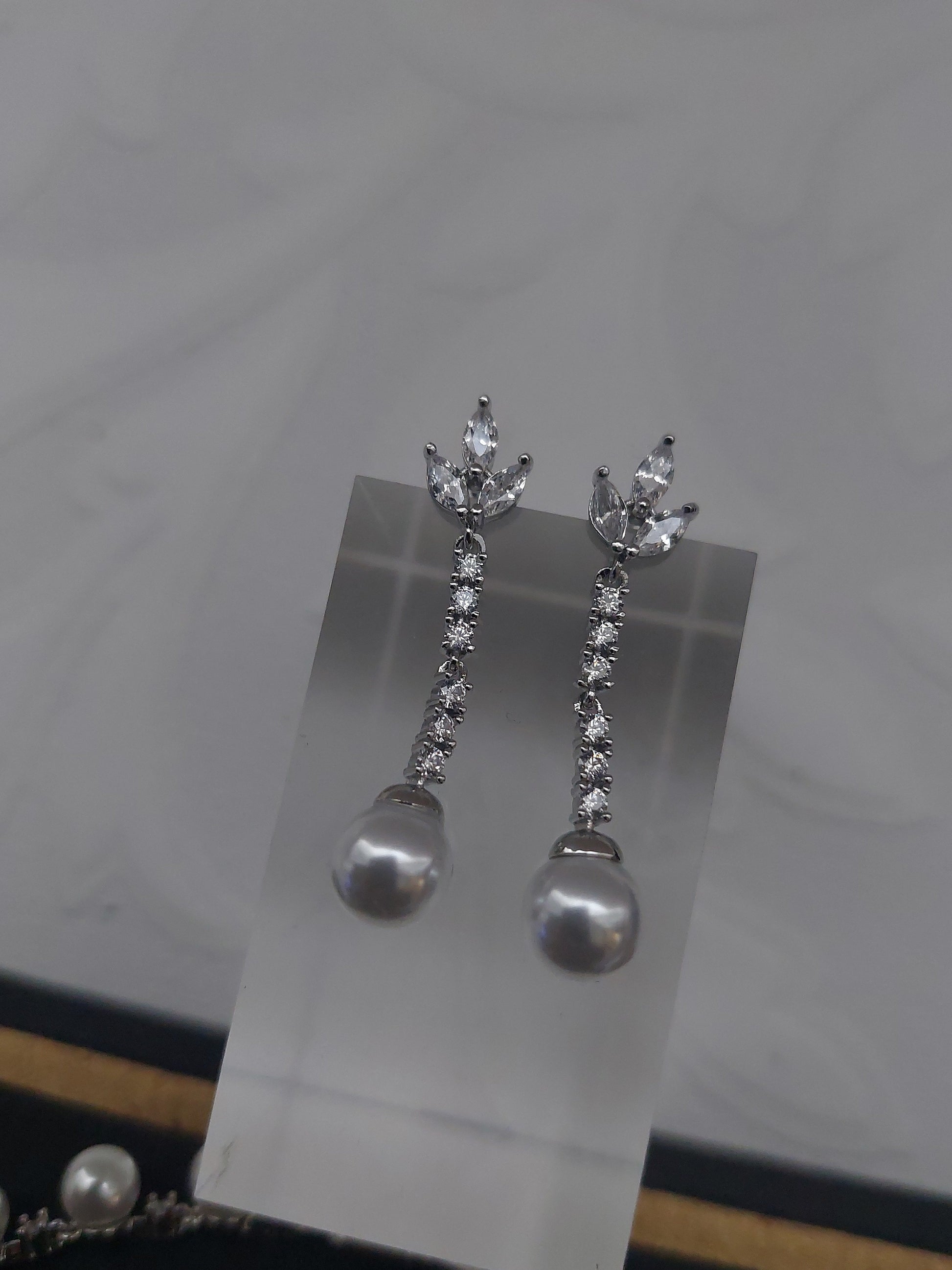 Pearl Rhinestone Necklace Set