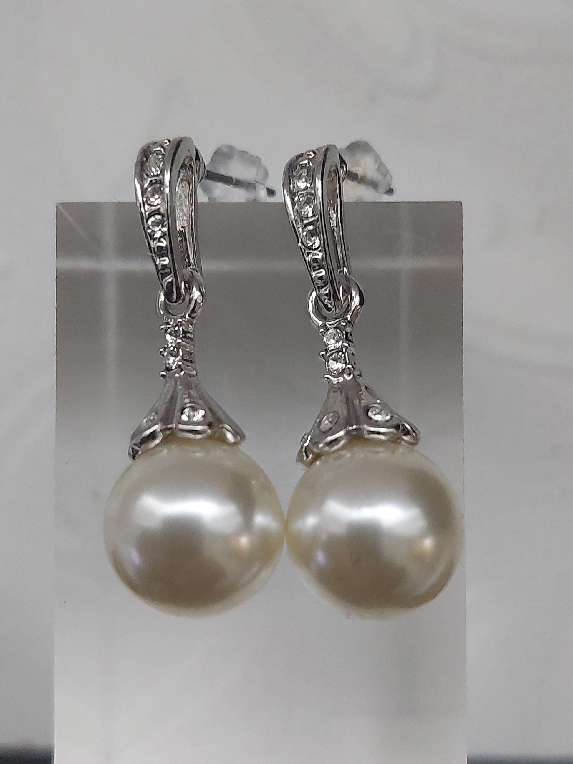 Rhinestone and Pearl Necklace Set