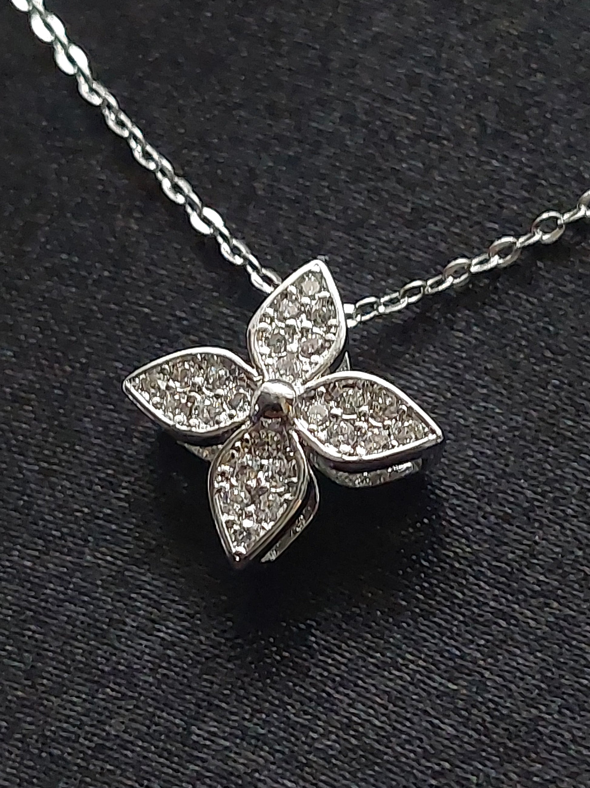 Floral Rhinestone Necklace