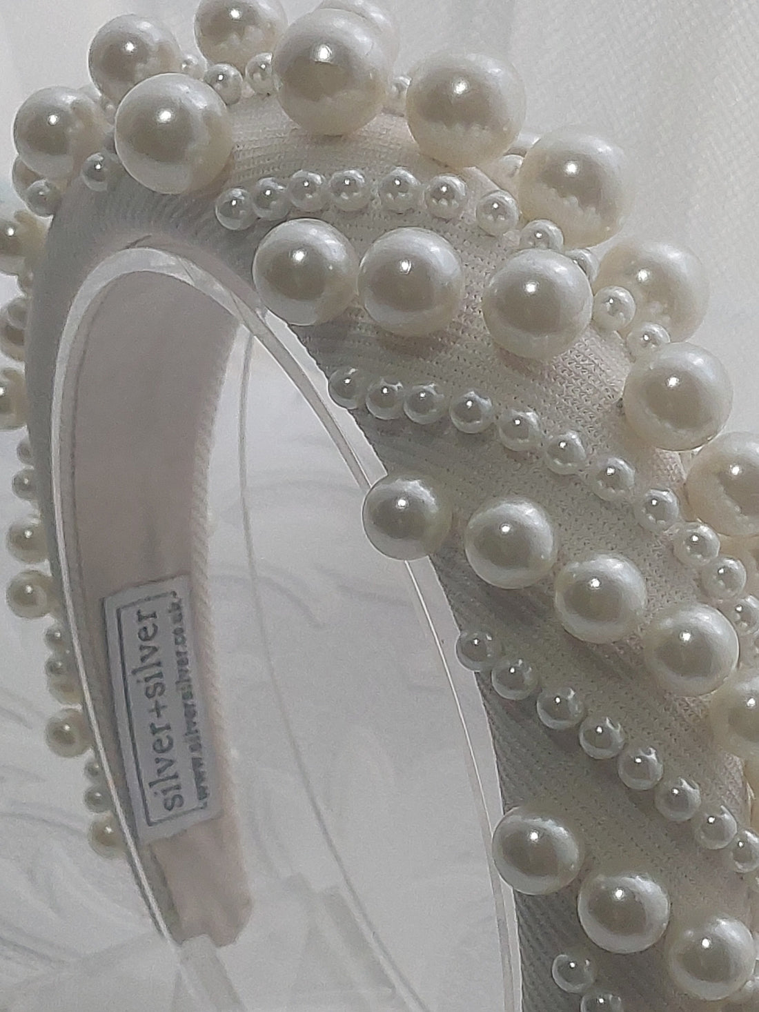 Curved Patterned Pearl Headband