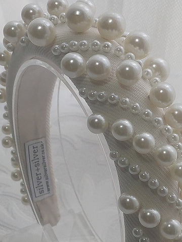 Curved Patterned Pearl Headband