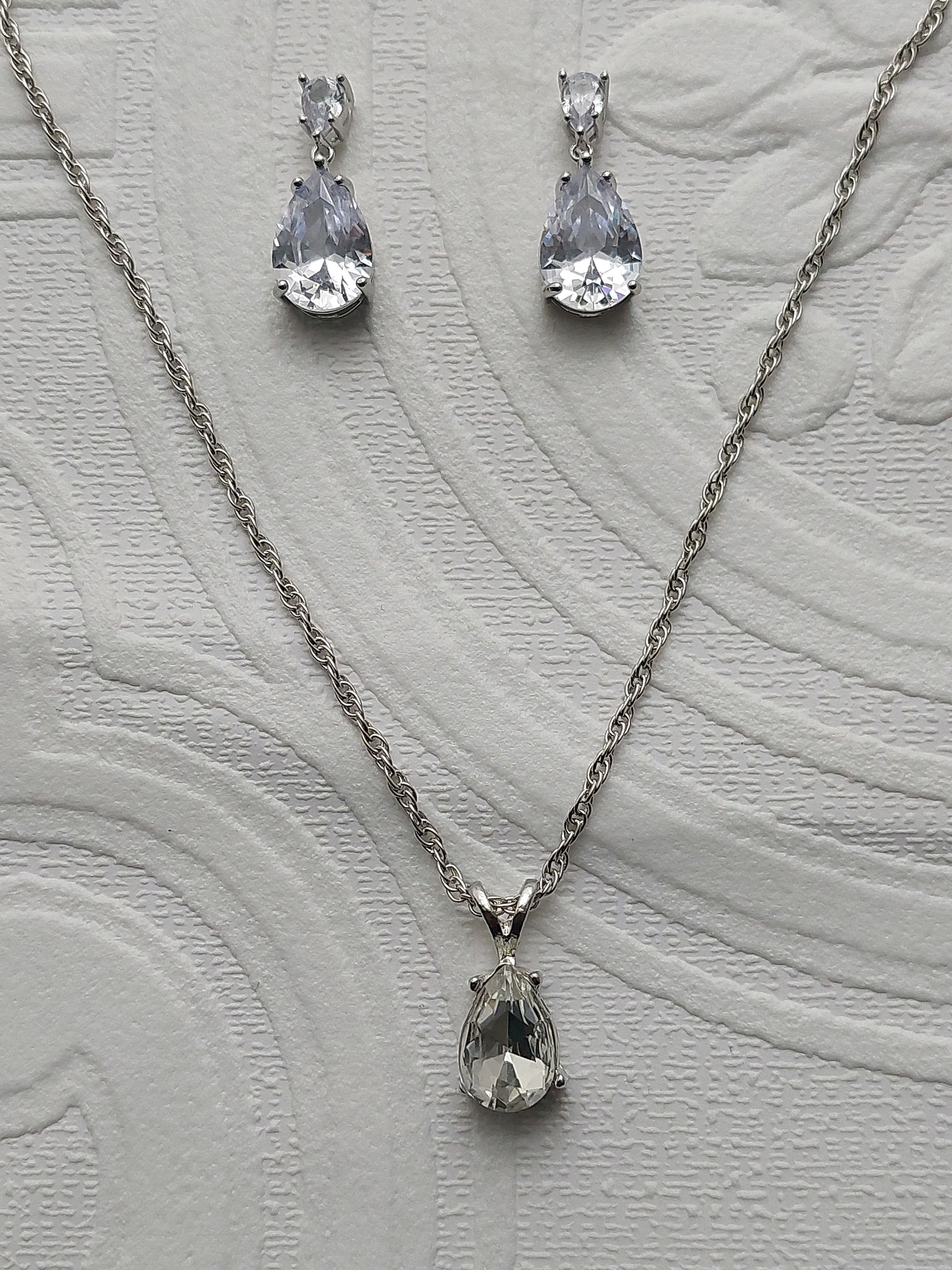 Teardrop Necklace and Earring Set