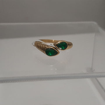 Gold Ribbed Ring