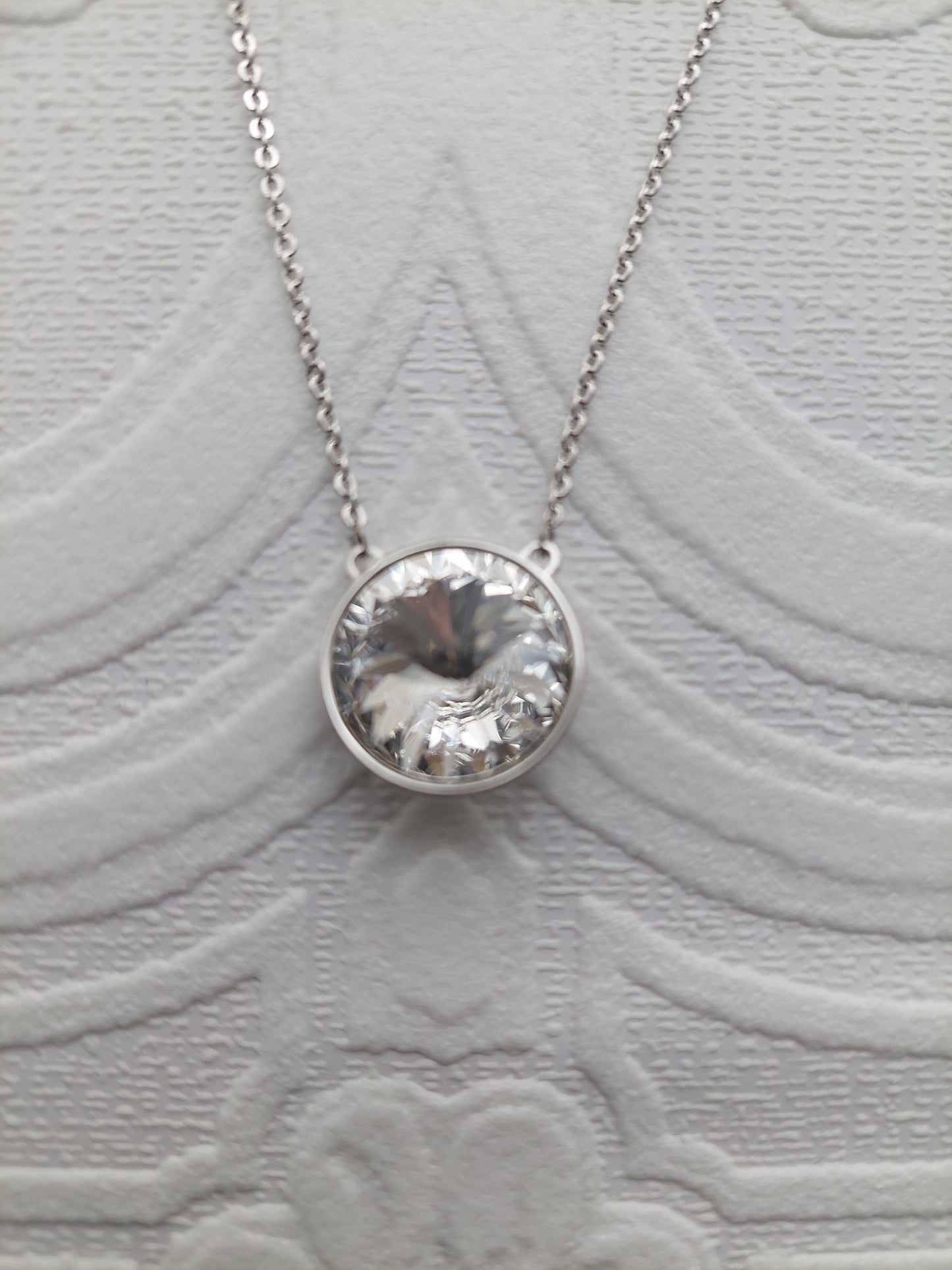 Round Shimmering Crystal Necklace