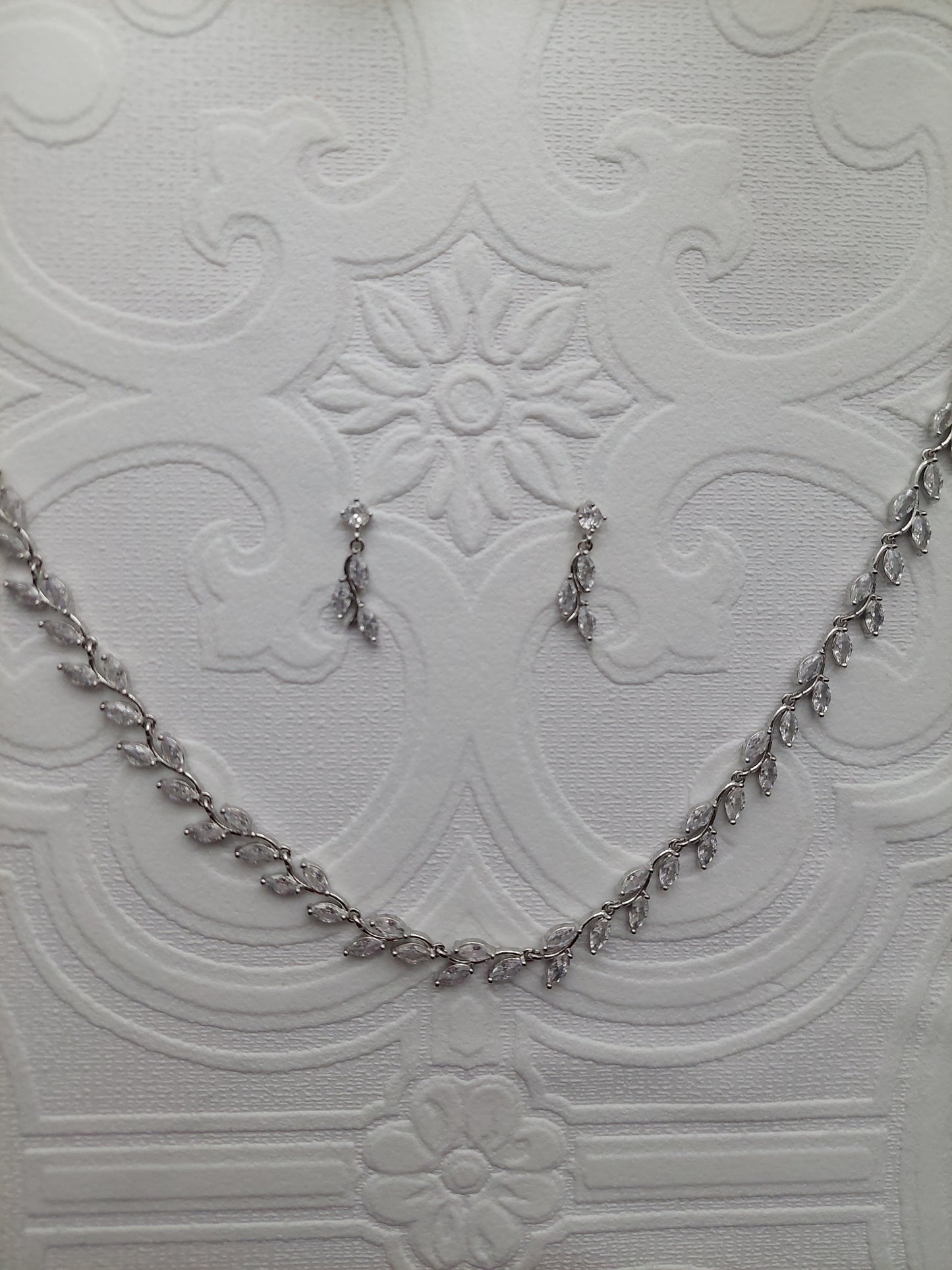 Crystal Thin Vine Necklace