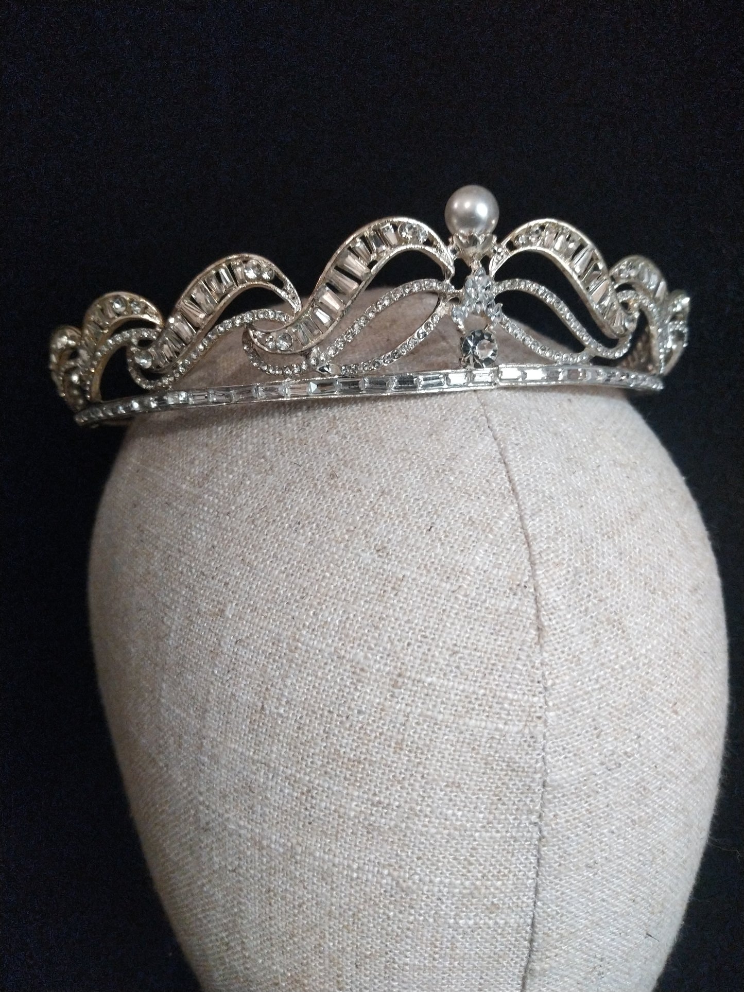 Curved Pearl Tiara