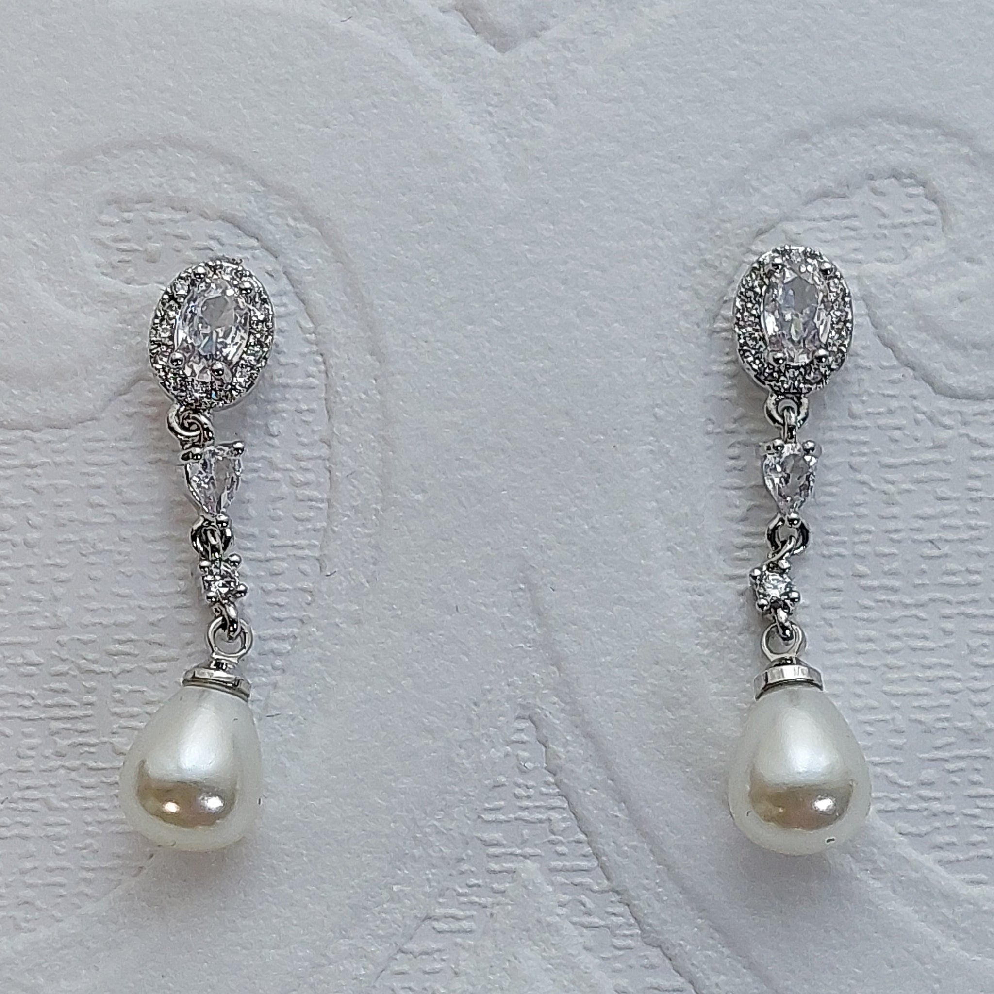 Timeless Oval Crystal Pearl Drop Earrings for Bridal Elegance