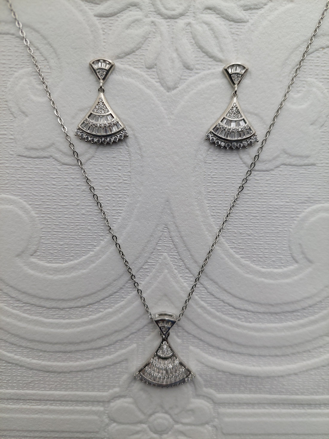 Fan Crystal Earring and Necklace Set