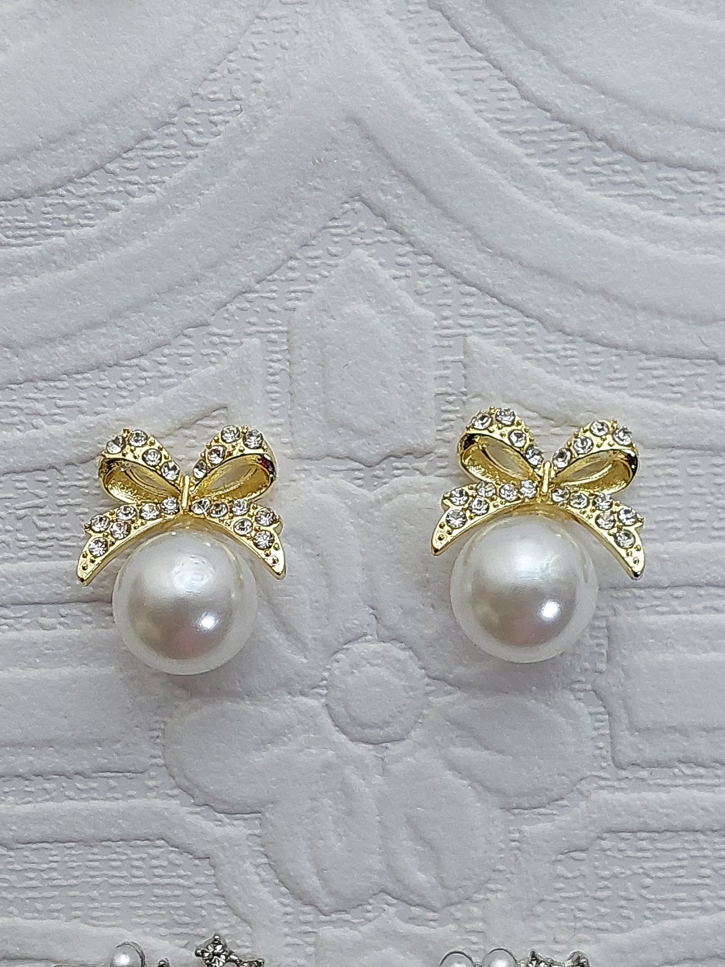 Gold Bow Pearl Stud Earring