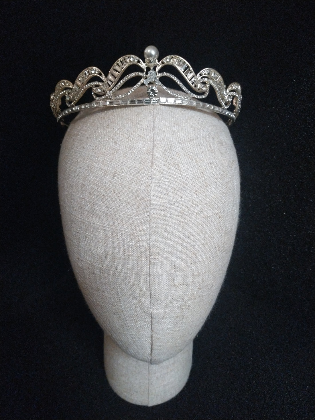 Curved Pearl Tiara