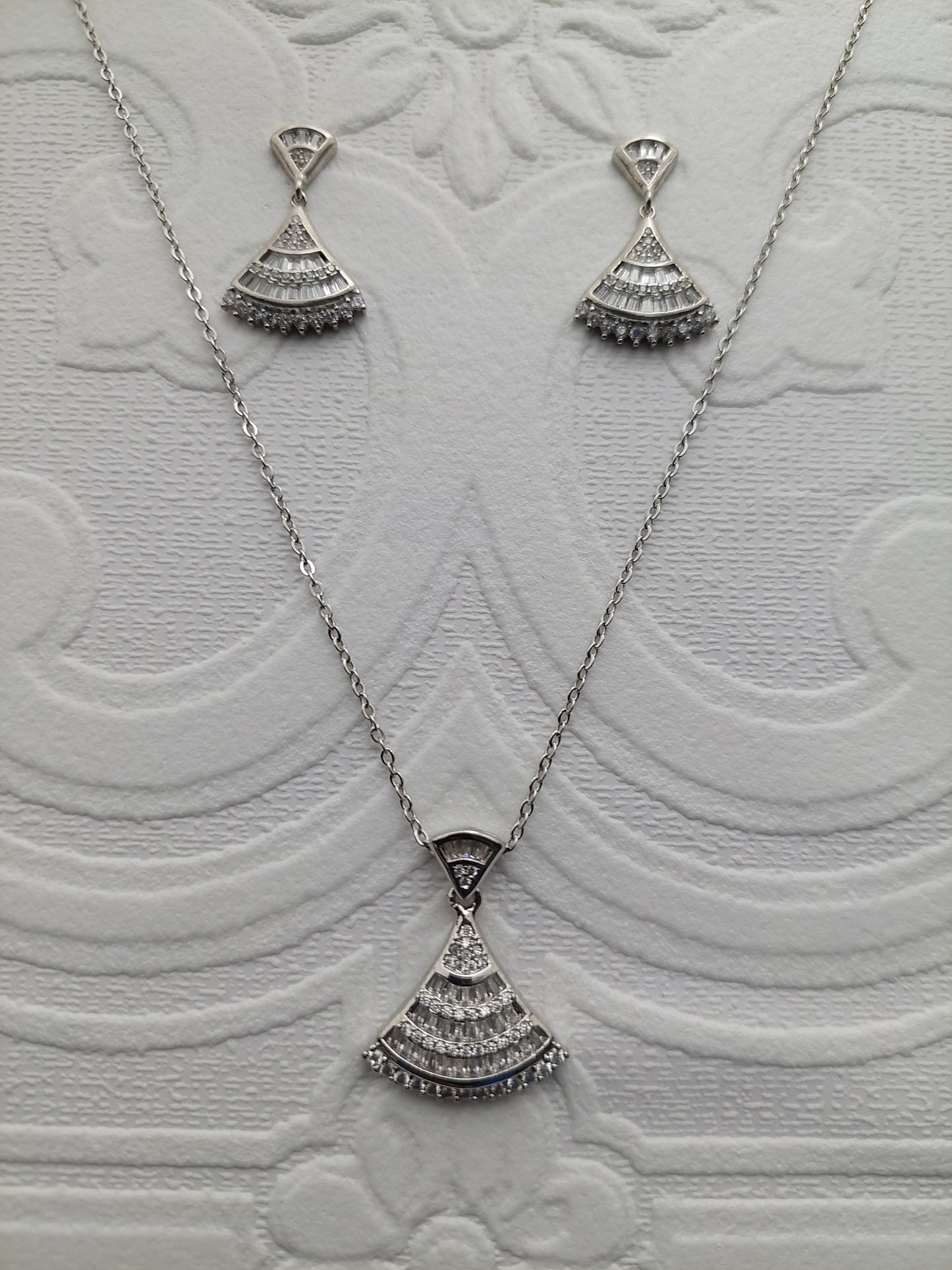 Fan Crystal Earring and Necklace Set