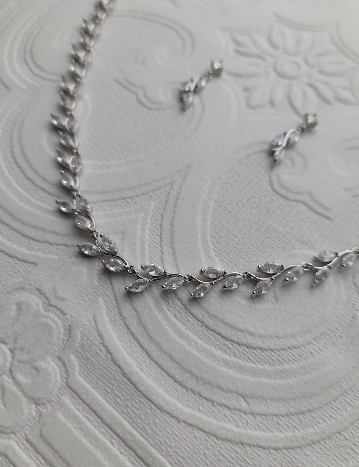 Crystal Thin Vine Necklace